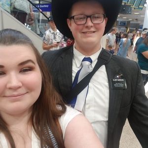 Meet your Posher, Ella